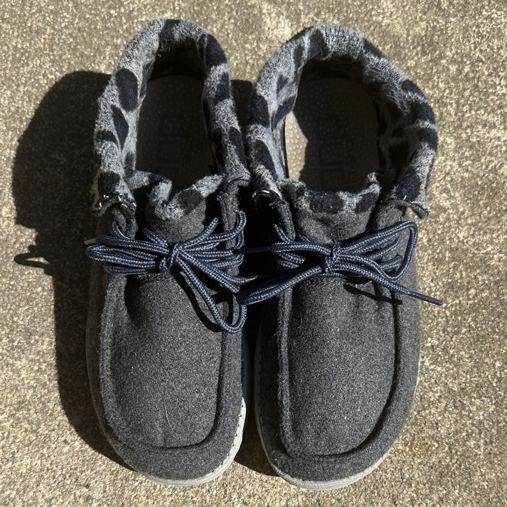 Britt Grey Cheetah Women's Dark Navy Faux-Fur Lined Moccasin Slip-Ons